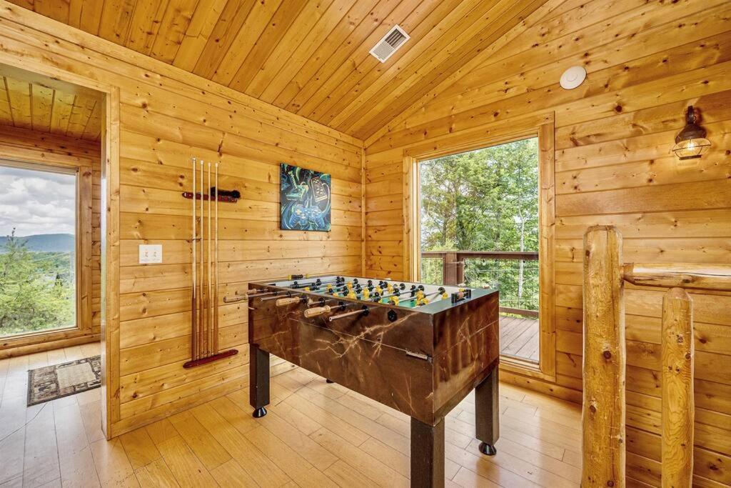 Panorama Mountain View Cabin, Less Than 10 Miles From Gatlinburg And Dollywood, Dog Friendly, 6 Bedrooms Sleeps 17, Fire Pit, Hottub, Washer Dryer, Fully Loaded Kitchen, Gameroom With A Tv, Pool Table, Arcade, Air Hockey, And Foosball Sevierville Exteriér fotografie