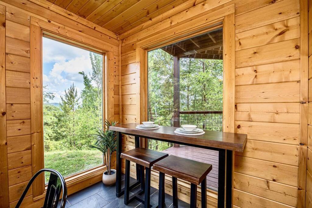 Panorama Mountain View Cabin, Less Than 10 Miles From Gatlinburg And Dollywood, Dog Friendly, 6 Bedrooms Sleeps 17, Fire Pit, Hottub, Washer Dryer, Fully Loaded Kitchen, Gameroom With A Tv, Pool Table, Arcade, Air Hockey, And Foosball Sevierville Exteriér fotografie